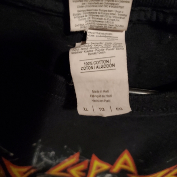 **SOLD** Def Leppard and Poison 2017 Concert T-shirt - Picture 3 of 3